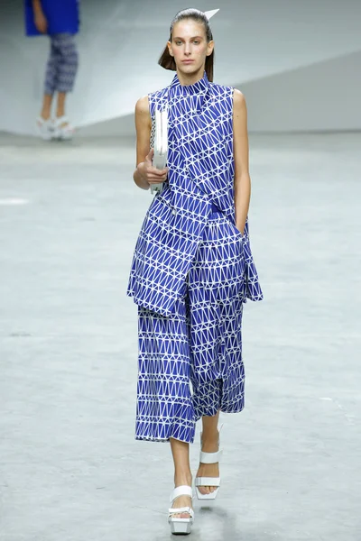 Look 24